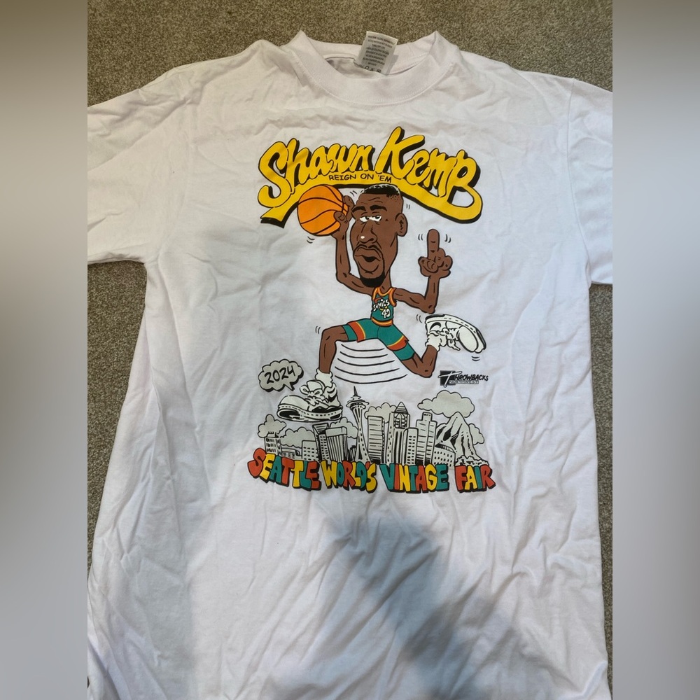 White Shawn Kemp Graphic T-Shirt, M